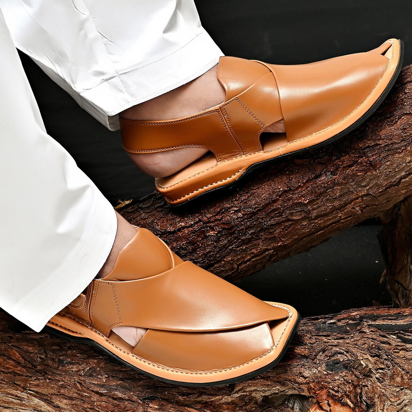Saqafat ™ Style with our Peshawari Chappal