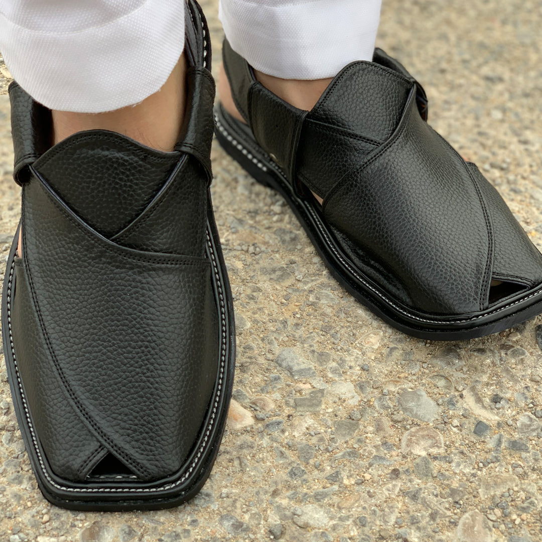 DOTTED LEATHER BLACK: 061